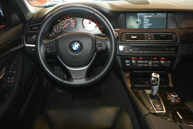 BMW 5 series 2011 photo 3