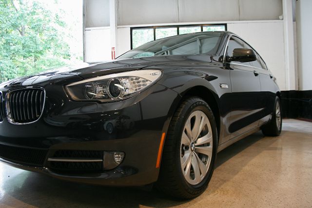 BMW 5 series 2011 photo 4