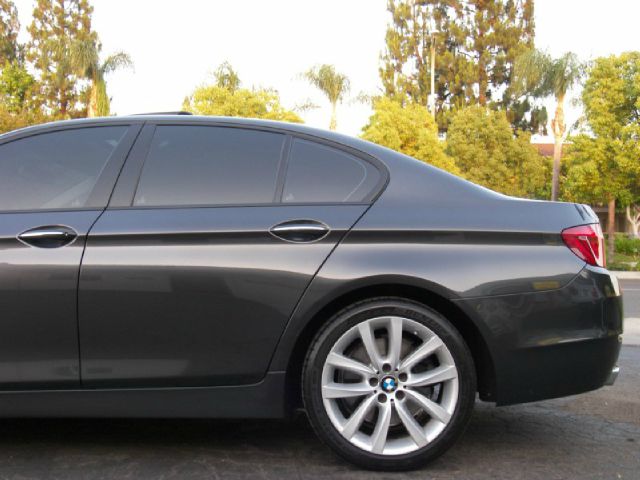 BMW 5 series 2011 photo 1