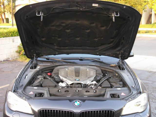 BMW 5 series 2011 photo 11
