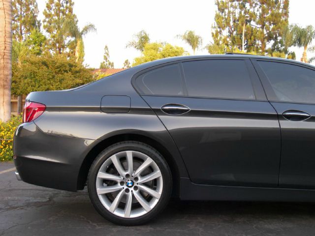 BMW 5 series 2011 photo 12