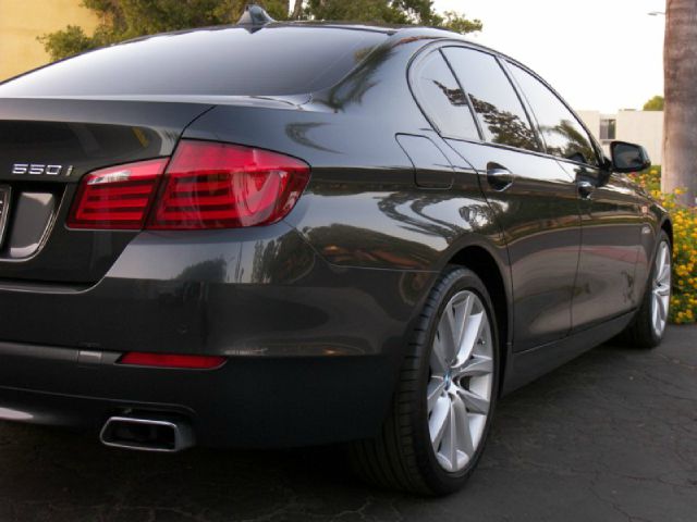 BMW 5 series 2011 photo 13