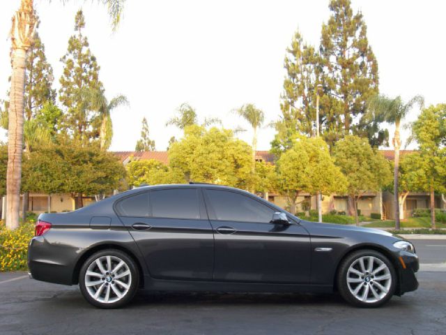 BMW 5 series 2011 photo 19