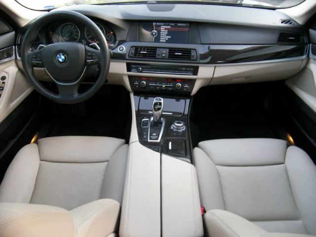BMW 5 series 2011 photo 2