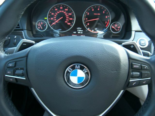 BMW 5 series 2011 photo 22