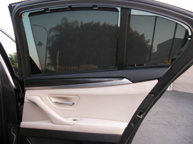 BMW 5 series 2011 photo 24