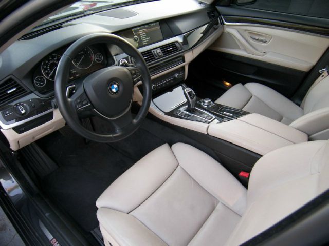 BMW 5 series 2011 photo 28