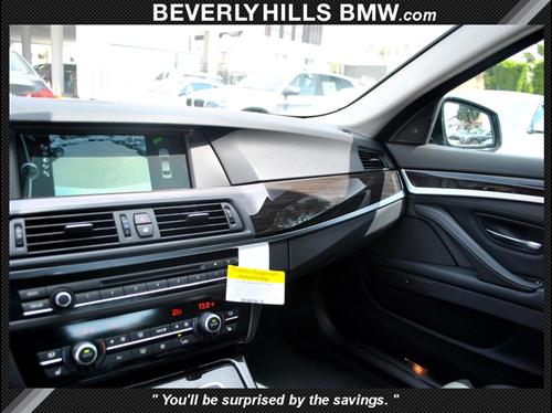 BMW 5 series 2011 photo 4