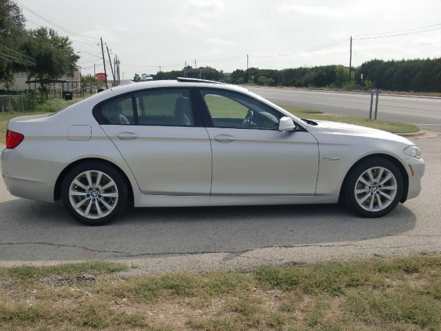 BMW 5 series 2011 photo 1