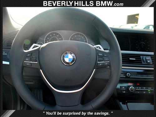 BMW 5 series 2011 photo 2