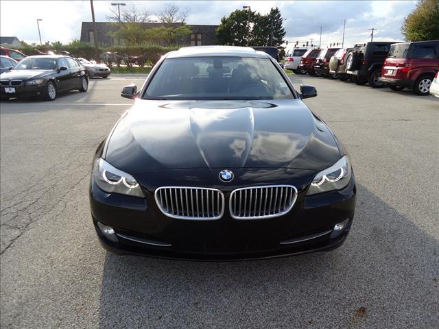 BMW 5 series 2011 photo 2