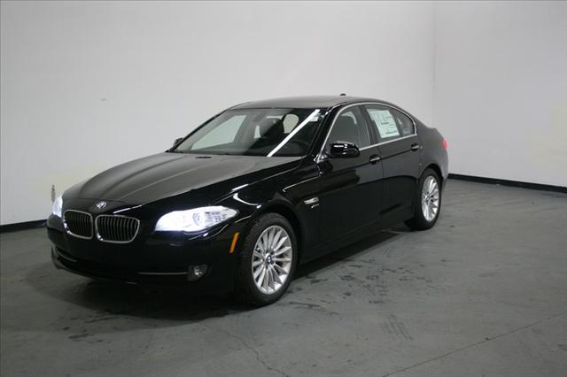 BMW 5 series 2011 photo 2