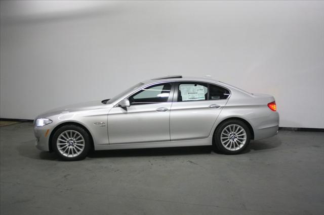 BMW 5 series 2011 photo 3