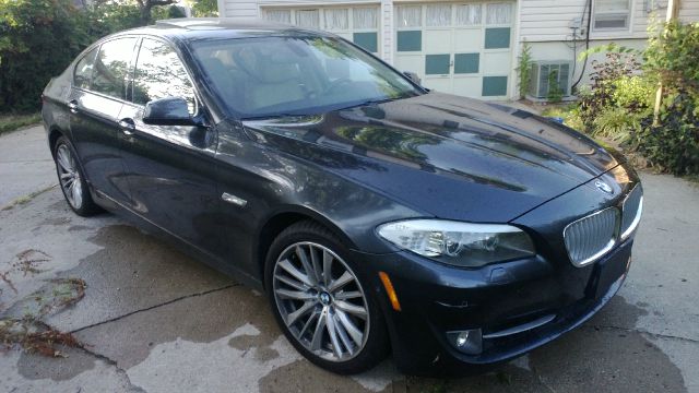 BMW 5 series 2011 photo 1