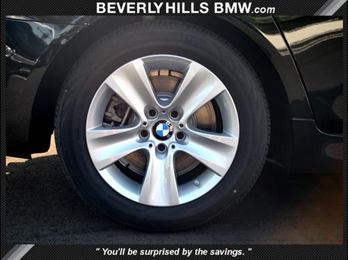 BMW 5 series 2011 photo 2