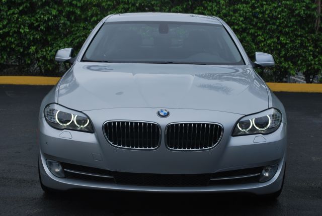 BMW 5 series 2012 photo 4