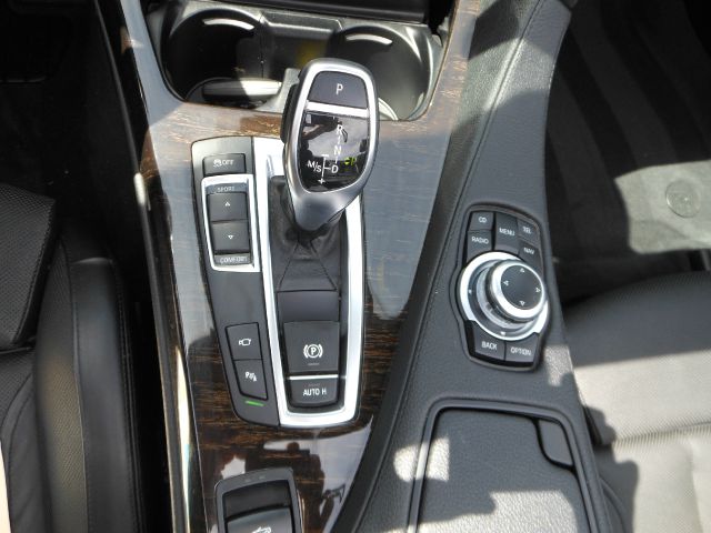 BMW 6 series 2012 photo 16