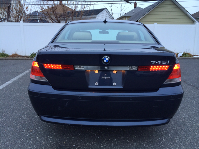 BMW 7-Series 2002 photo 1