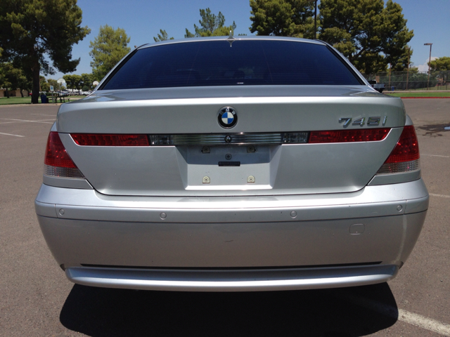 BMW 7-Series 2003 photo 2