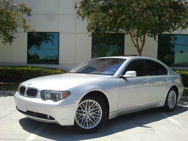 BMW 745i 2004 photo 4