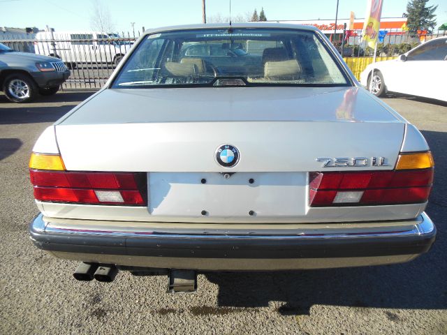 BMW 7 series 1989 photo 3
