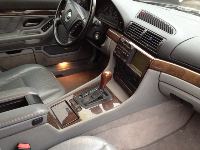 BMW 7 series 2000 photo 1