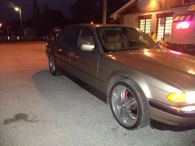 BMW 7 series 2000 photo 2