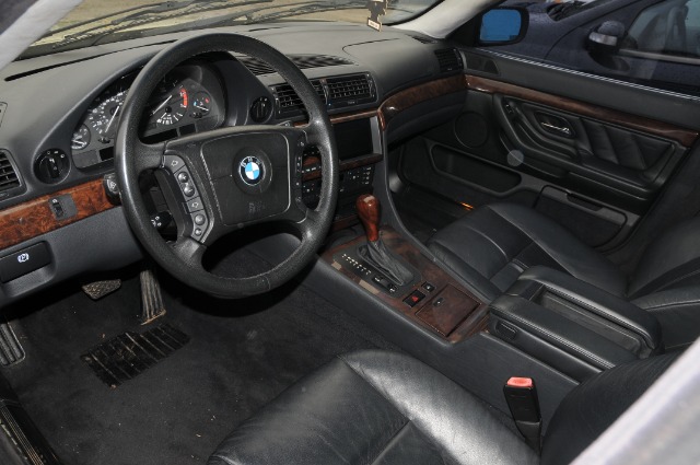 BMW 7 series 2000 photo 1