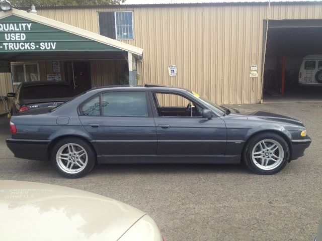 BMW 7 series 2001 photo 2