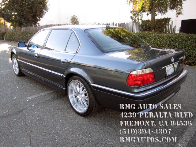 BMW 7 series 2001 photo 2