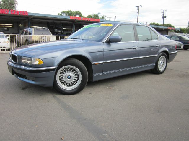 BMW 7 series 2001 photo 2
