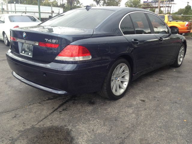 BMW 7 series 2002 photo 2