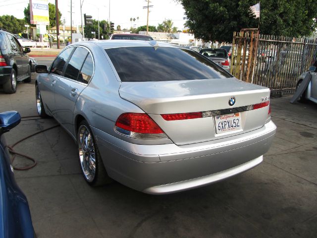 BMW 7 series 2004 photo 2