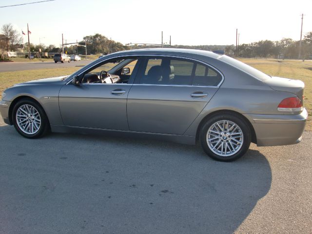 BMW 7 series 2005 photo 4