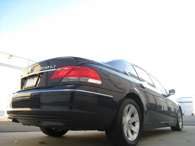 BMW 7 series 2006 photo 1