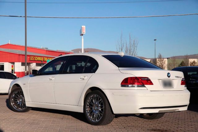 BMW 7 series 2008 photo 2