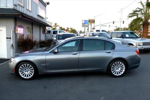 BMW 7 series 2009 photo 1