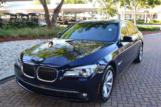 BMW 7 series 2011 photo 2