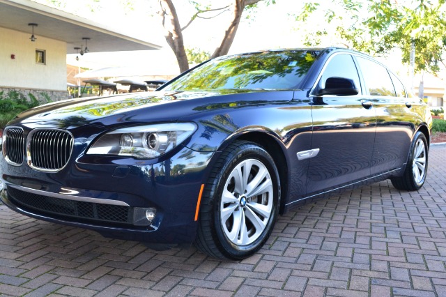 BMW 7 series 2011 photo 3