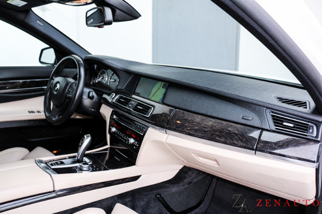BMW 7 series 2011 photo 4