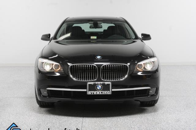 BMW 7 series 2012 photo 2