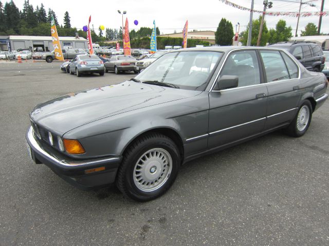 BMW 7 series 1988 photo 2