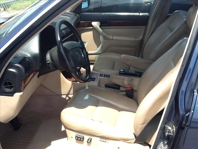 BMW 7 series 1990 photo 4