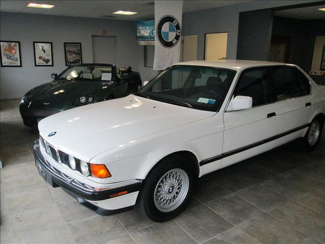 BMW 7 series 1992 photo 5
