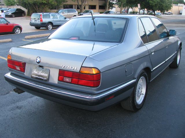 BMW 7 series 1993 photo 2