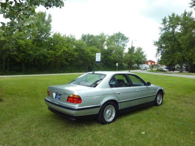 BMW 7 series 2000 photo 3