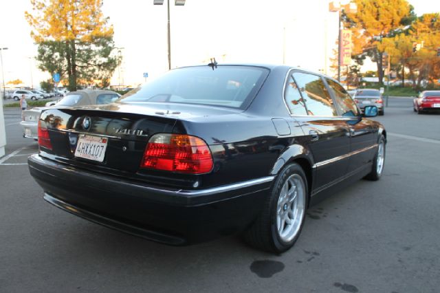 BMW 7 series 2000 photo 3