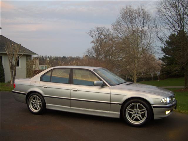 BMW 7 series 2001 photo 0