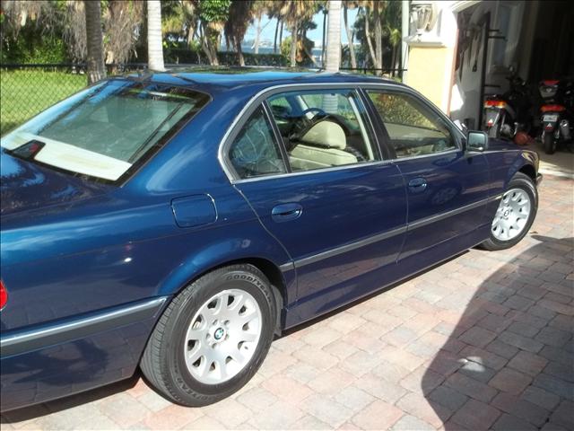 BMW 7 series 2001 photo 2