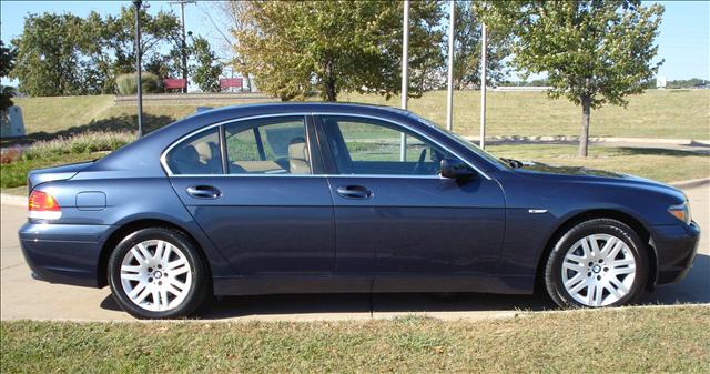 BMW 7 series 2002 photo 2